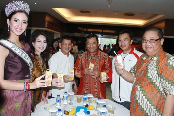 File:Elvira Devinamira Wirayanti for Jamu Event With Ministry of Industry and Ministry of Youth and Sport of The Republic of Indonesia.jpg