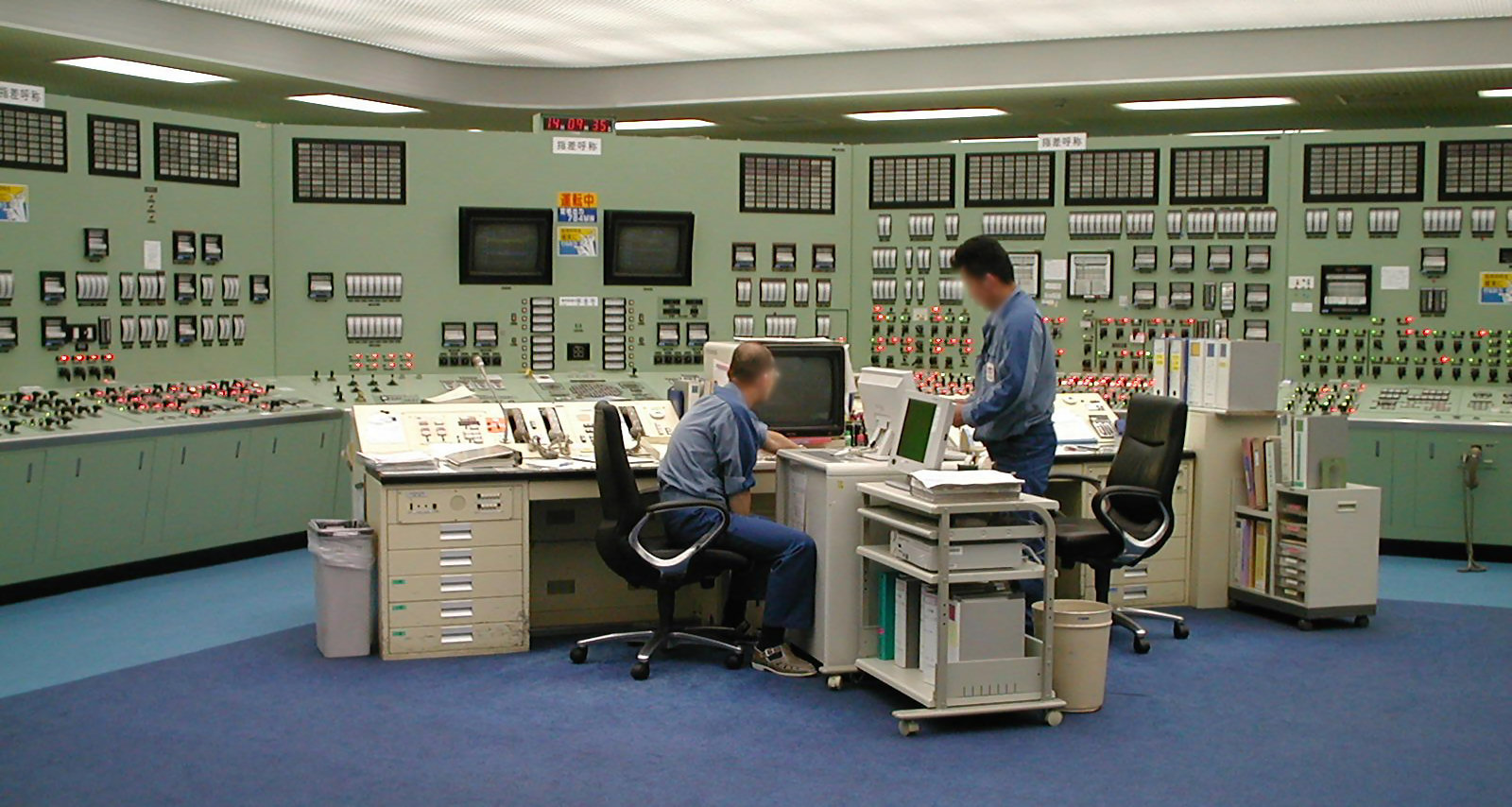 Fukushima_1_Power_Plant_control_room_%28