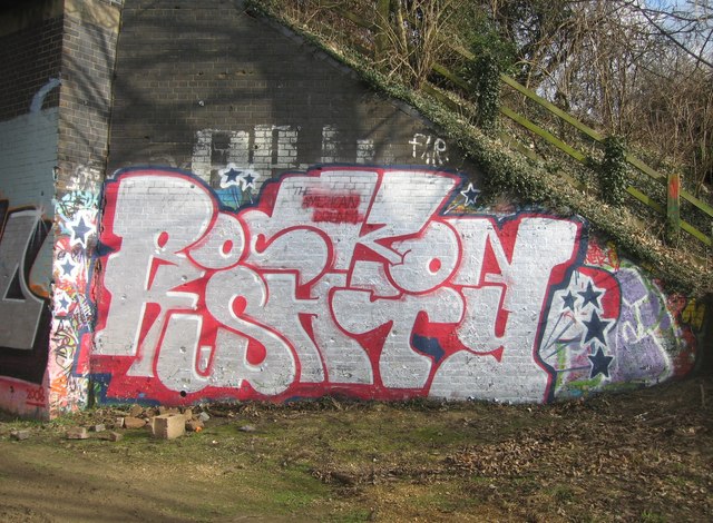 File:Graffiti at Trumpington, Cambridgeshire 02.jpg