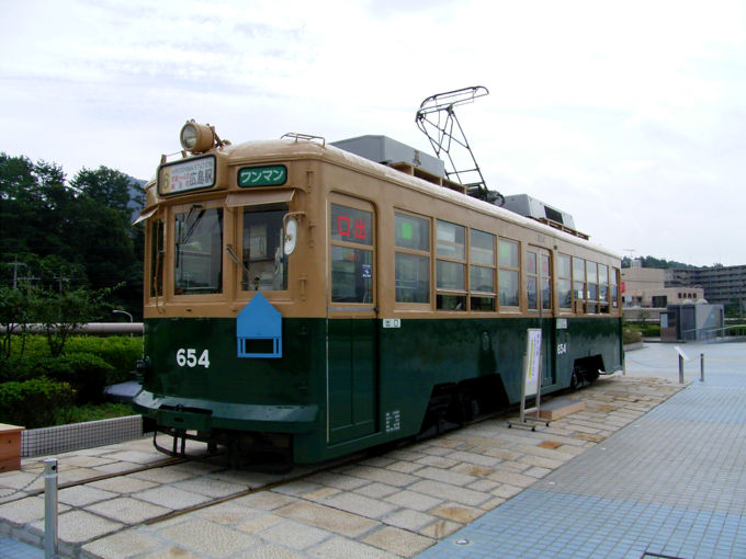 Hiroden-654-1_in_Hiroshima_City_Transportation_Museum.jpg