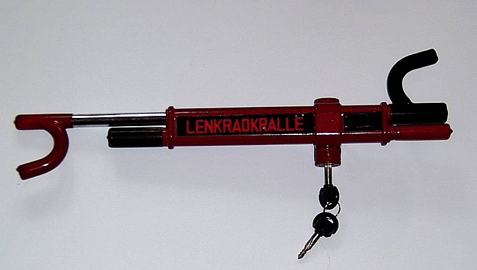 File:Lenkradkralle.jpg - Wikimedia Commons