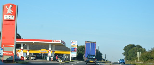 File:Little Chef and ESSO at Willoughby Hedge Services - geograph.org.uk - 4745556.jpg