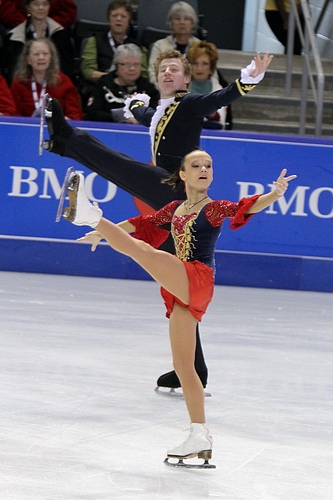 Lubov_ILIUSHECHKINA_Nodari_MAISURADZE_Skate_Canada_2010.jpg