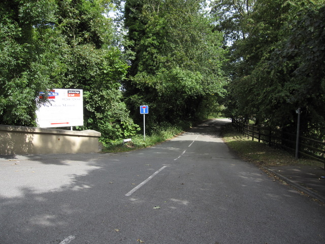 File:Manor Lane by Rossett Bridge - geograph.org.uk - 1468668.jpg