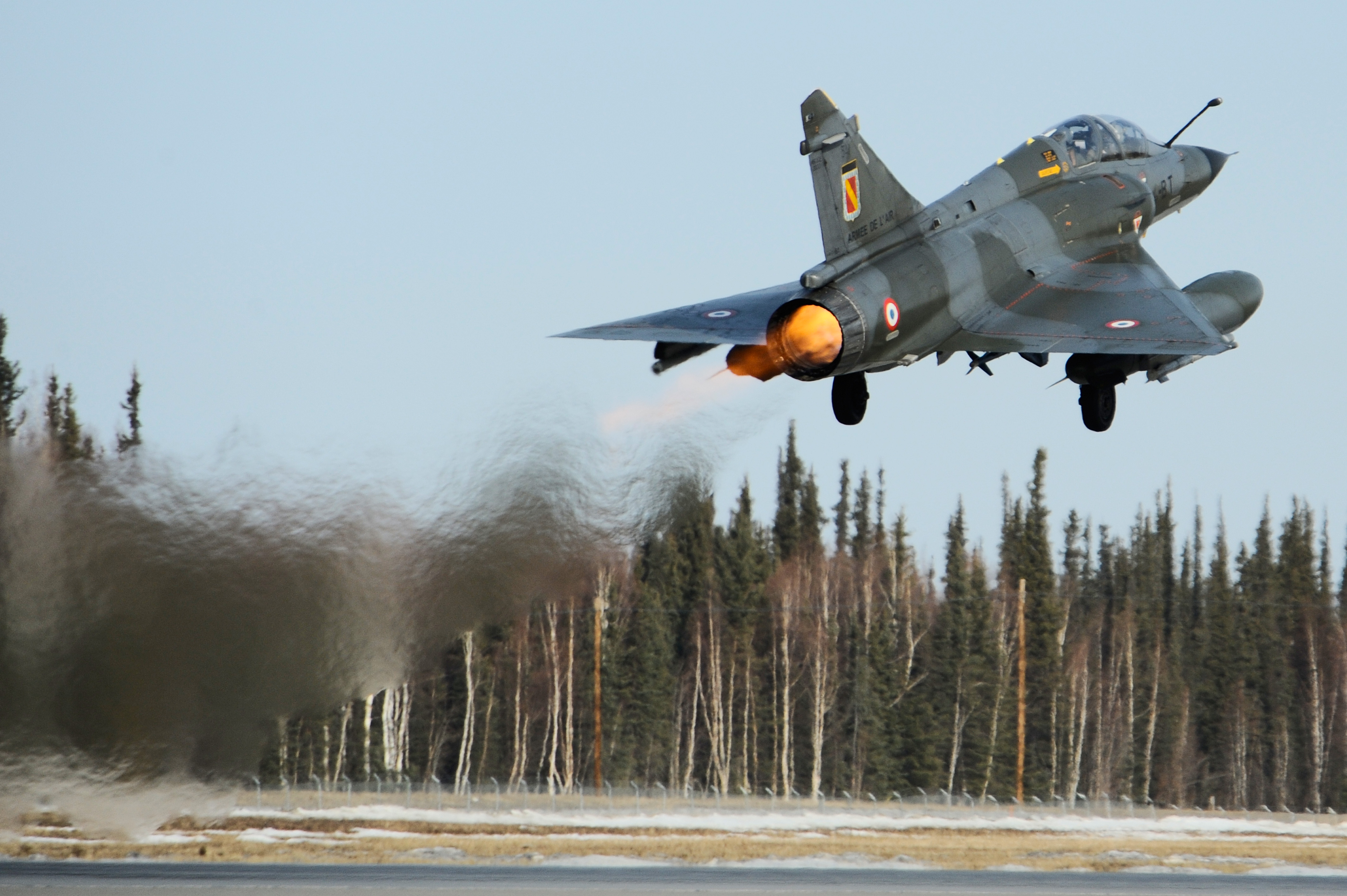 1 июля 2000. Mirage 2000. Военный Mirage 2000. Mirage 2000d на авиабазе. Dassault Mirage 2000.