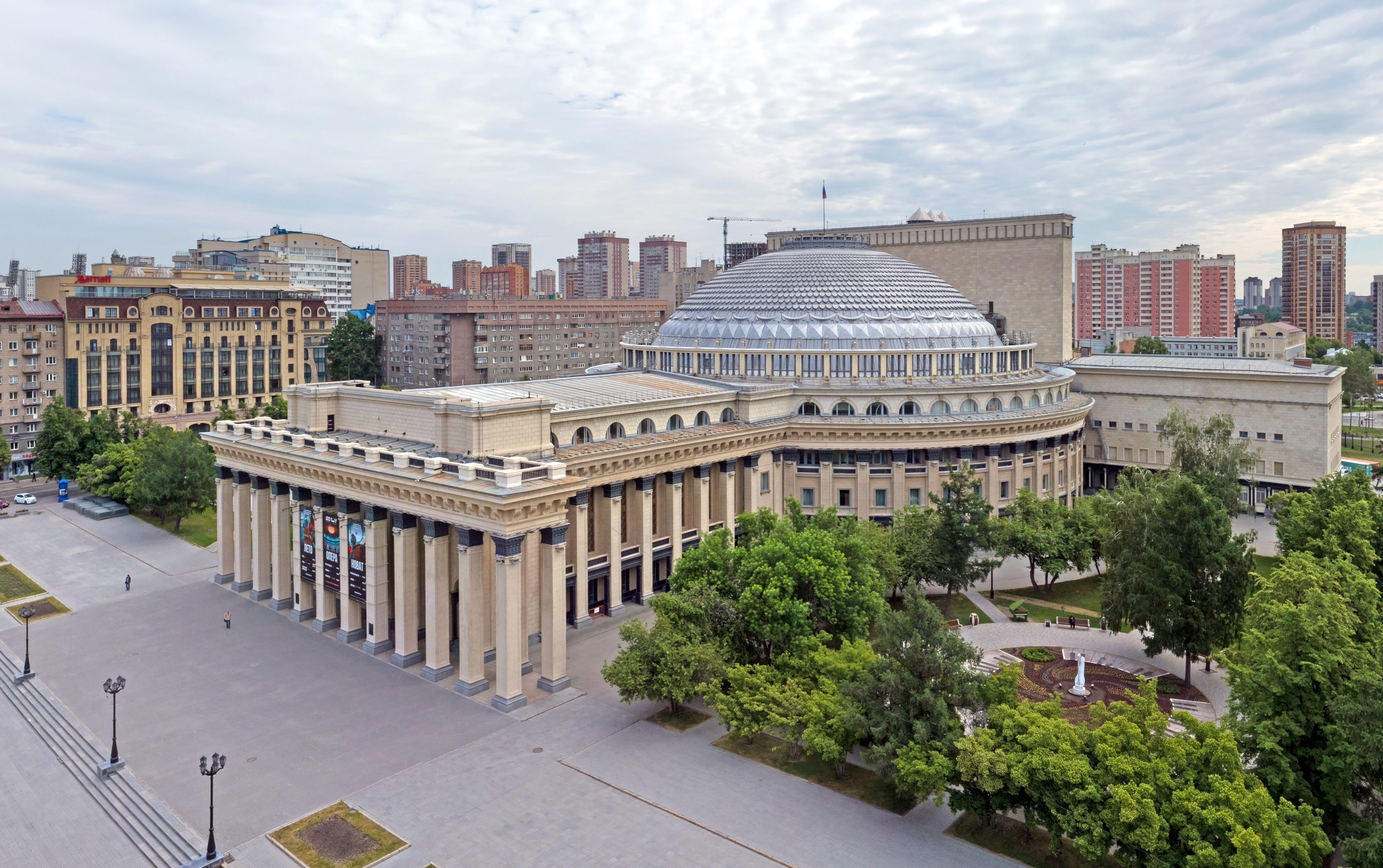 театр оперы и балета новосибирск фото