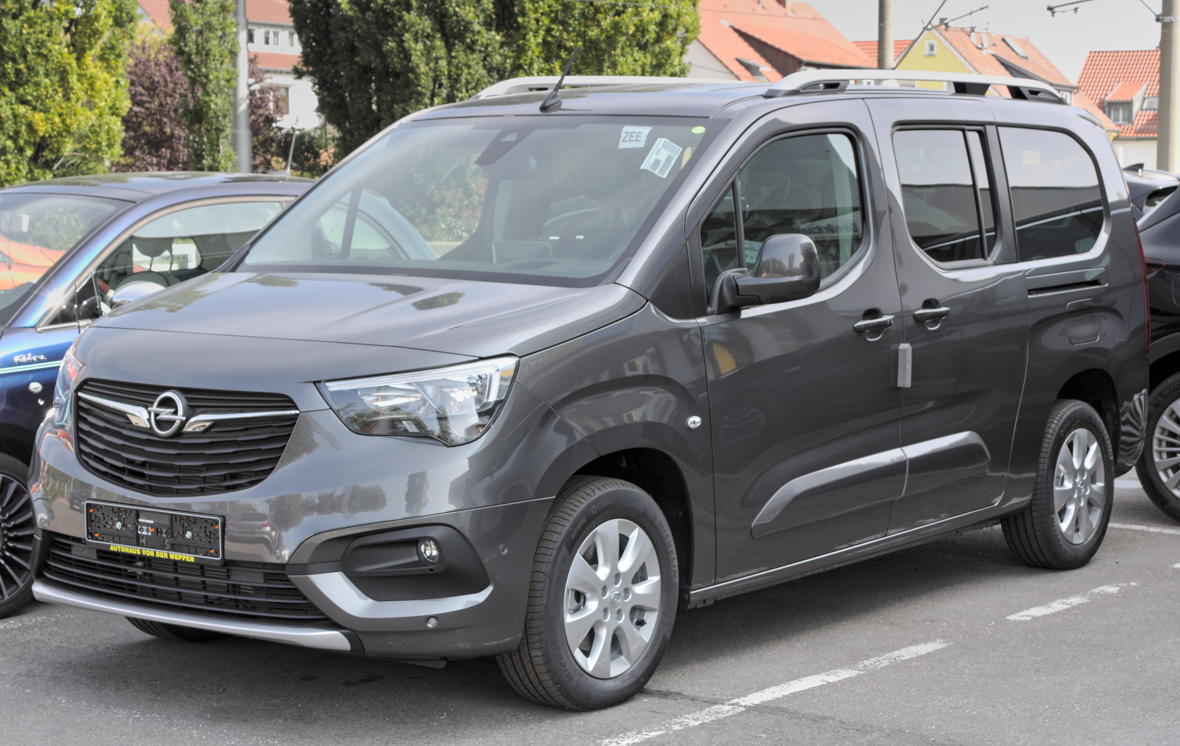 Opel Combo: Most Up-to-Date Encyclopedia, News & Reviews