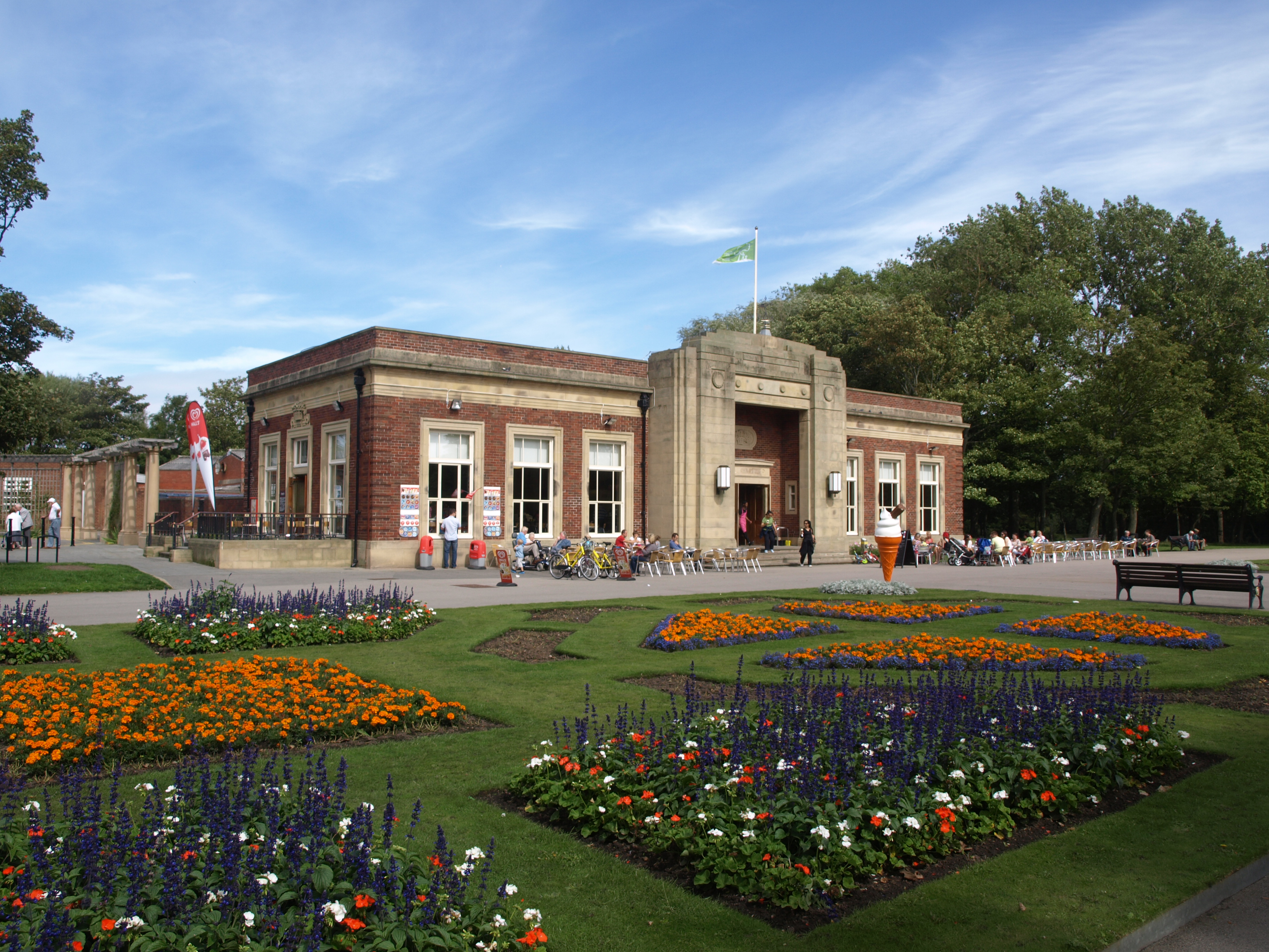 File:Parks Art Deco Cafe Stanley Park Blackpool.jpg - Wikipedia