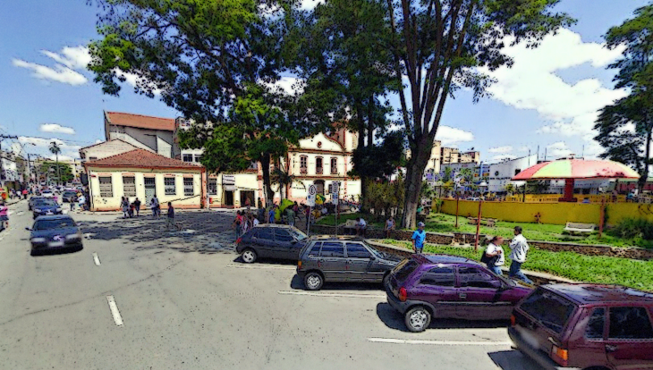 File:Praça Padre João Álvares, Itaquaquecetuba.png