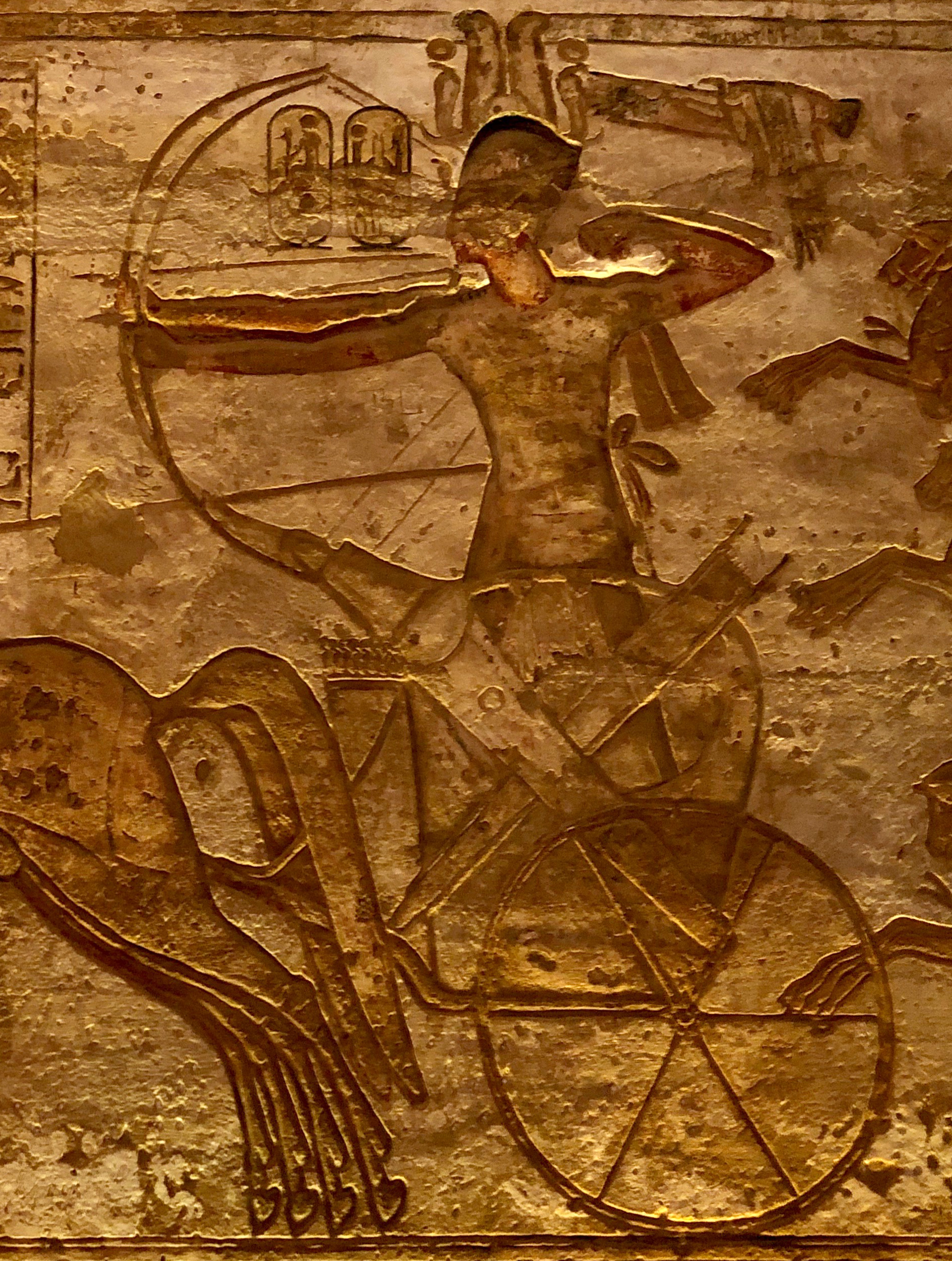 Rams%C3%A9s_II_en_Qadesh%2C_relieve_de_Abu_Simbel.jpg