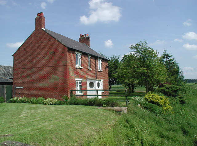 File:South Pastures Farm, Rawcliffe - geograph.org.uk - 456318.jpg