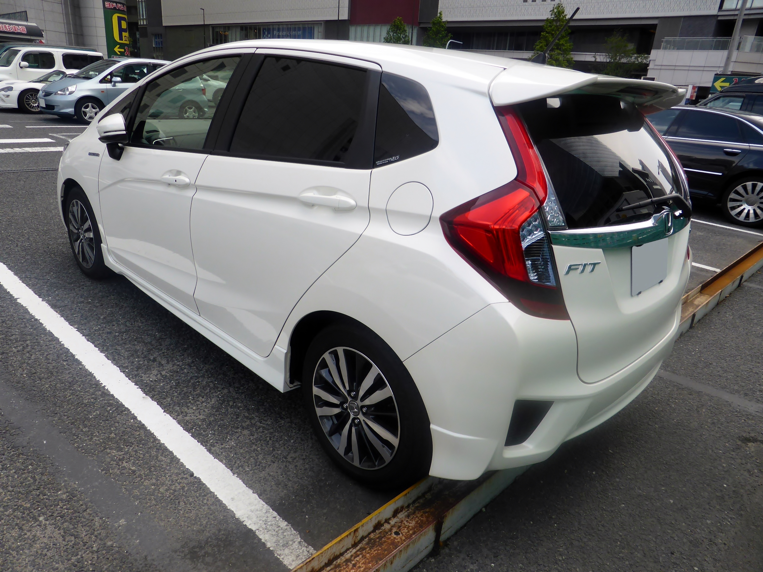 File The Rearview Of Honda Fit Hybrid S Package Gp5 Jpg Wikimedia Commons