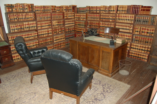 File:Tombstone-courthouse-shp-court-clerk-annex.jpg