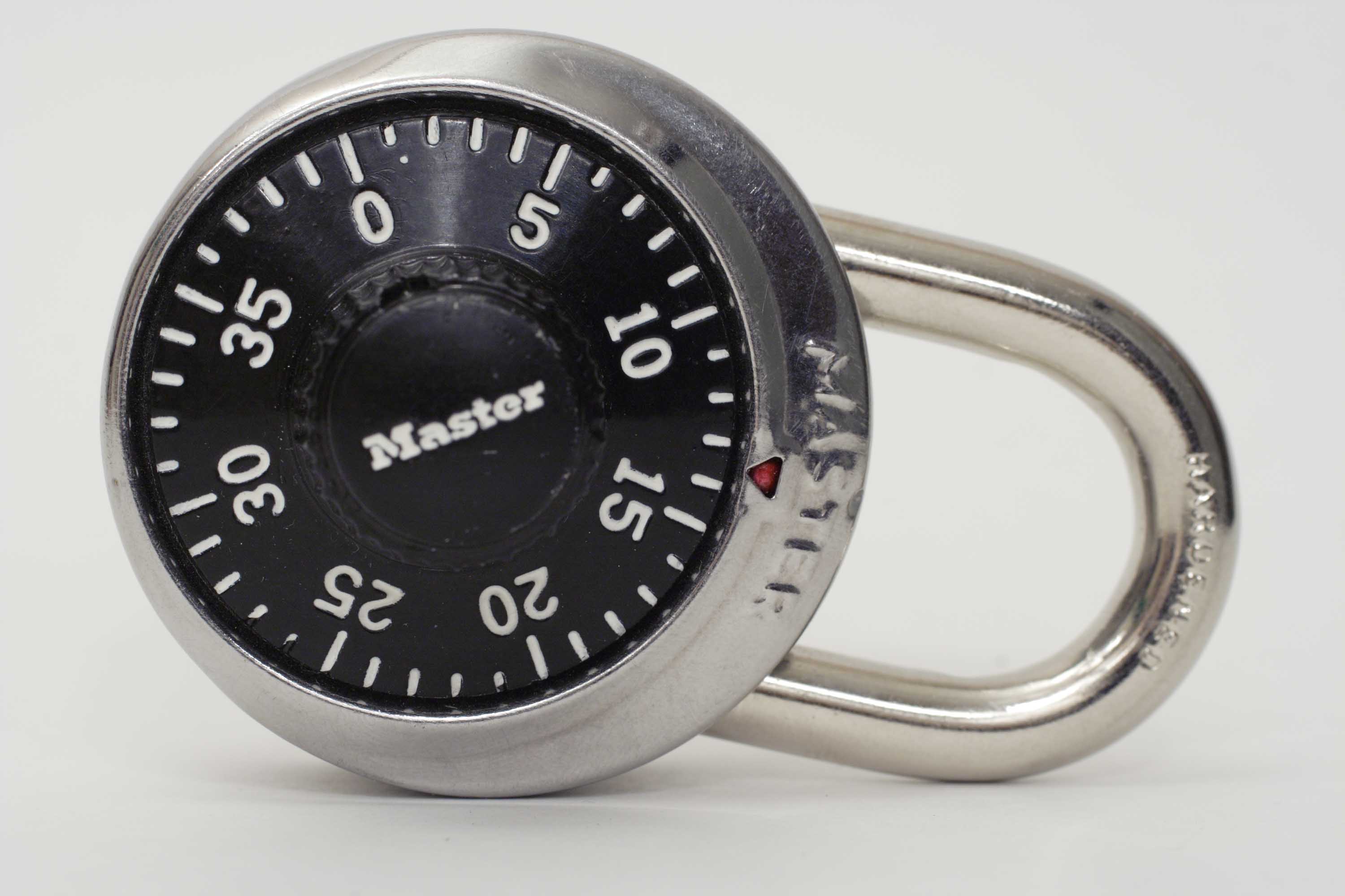 How to Crack a Master Lock Combination Lock: 2 Ways