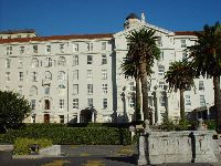 File:View of Old Main Building of Groote Schuur Hospital.jpg