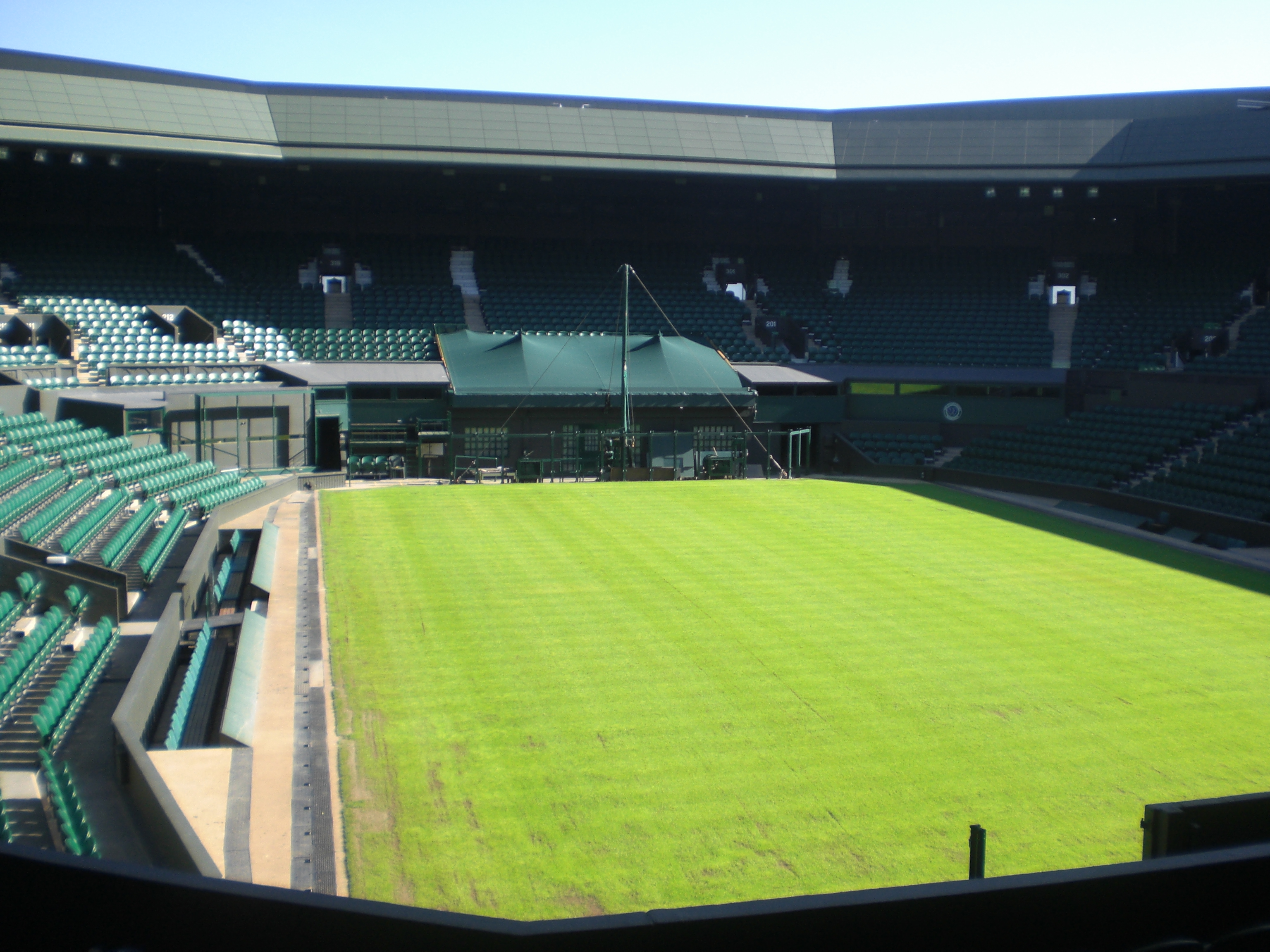 File:Wimbledon, Centre Court New.JPG - Wikimedia Commons