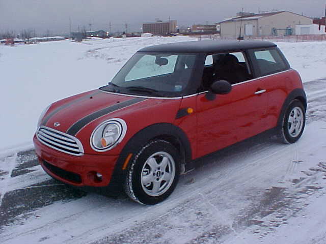 File:2008 MINI Cooper -- NHTSA test 6290 - front left three-quarter.jpg