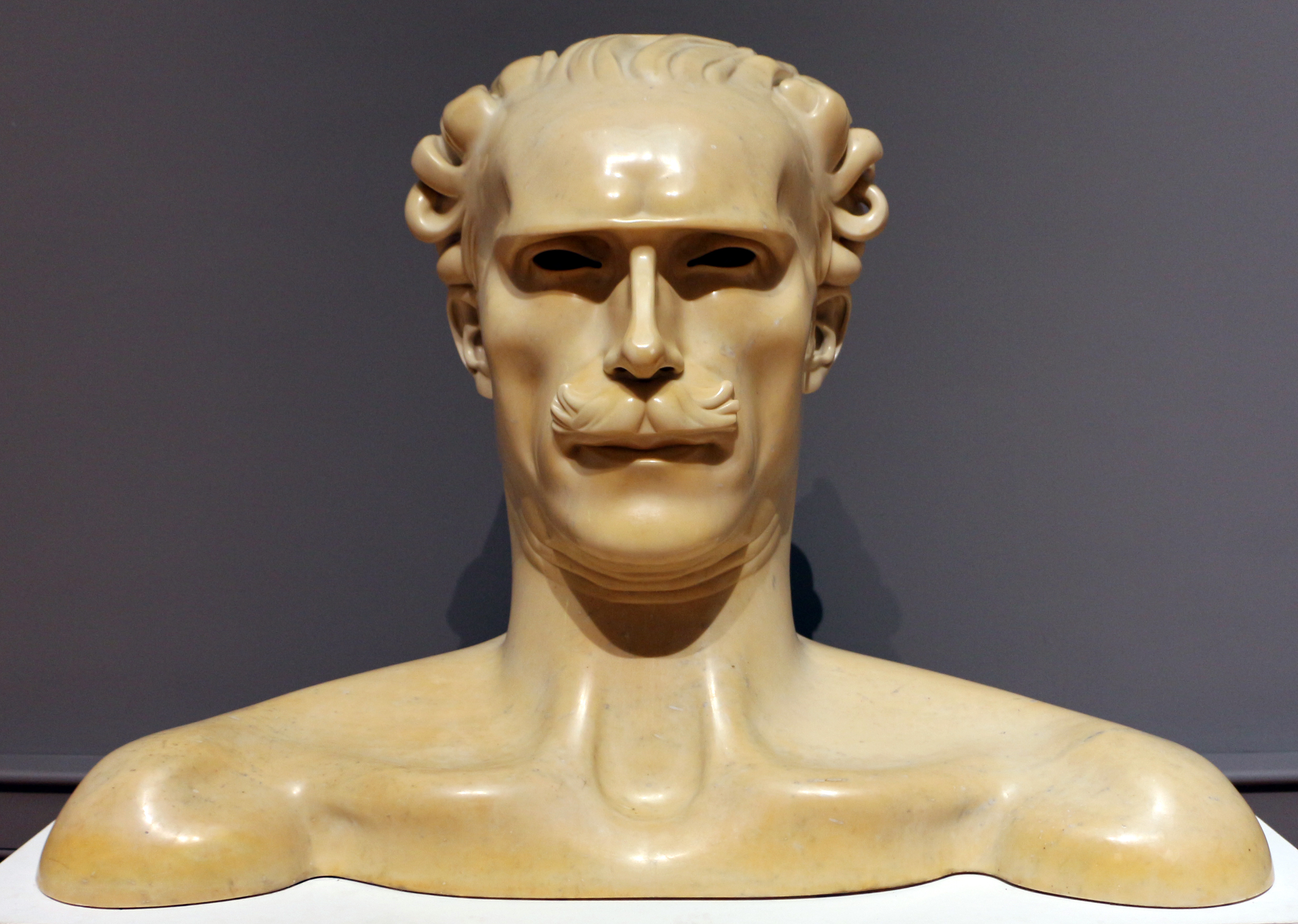 File:Adolfo Wildt bronze bust.jpg - Wikimedia Commons