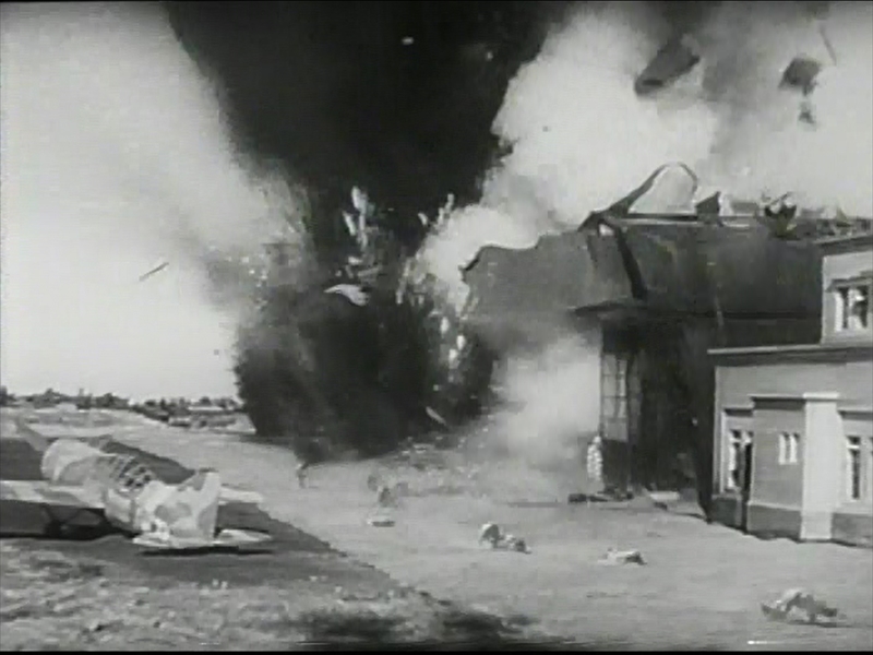 File:Air Raid Scene - Kato hayabusa sento-tai 1944 (03) wmplayer 2013-07-17.jpg