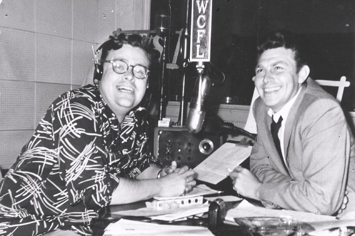 File:Art Hellyer interviewing Andy Griffith on WCFL-AM Chicago in 1953.jpg