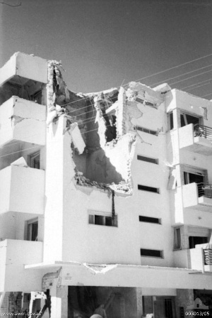 ملف:Bombing of tel aviv 2.jpg