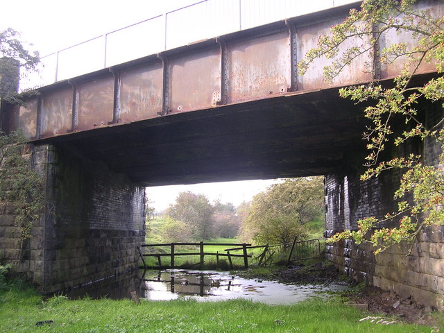 File:Bridge across Disused Railway near Larkhall - geograph.org.uk - 259996.jpg