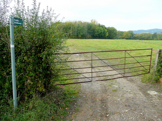 File:Bridleway to Raymeadow - geograph.org.uk - 1536291.jpg