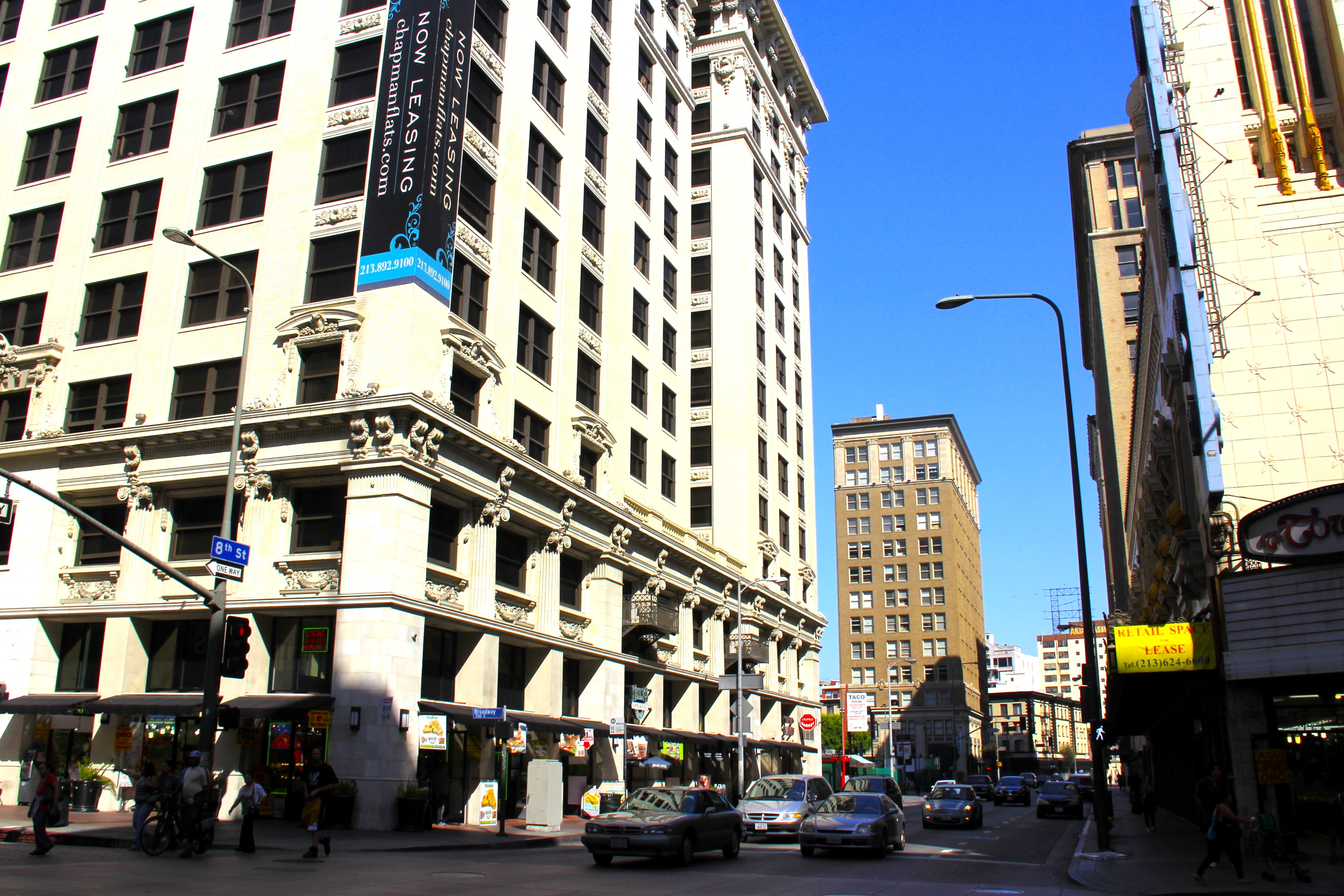 Commercial district. Бродвей Лос Анджелес. Вечерние фасады на Бродвее. Кинотеатр Broadway Бишкек.