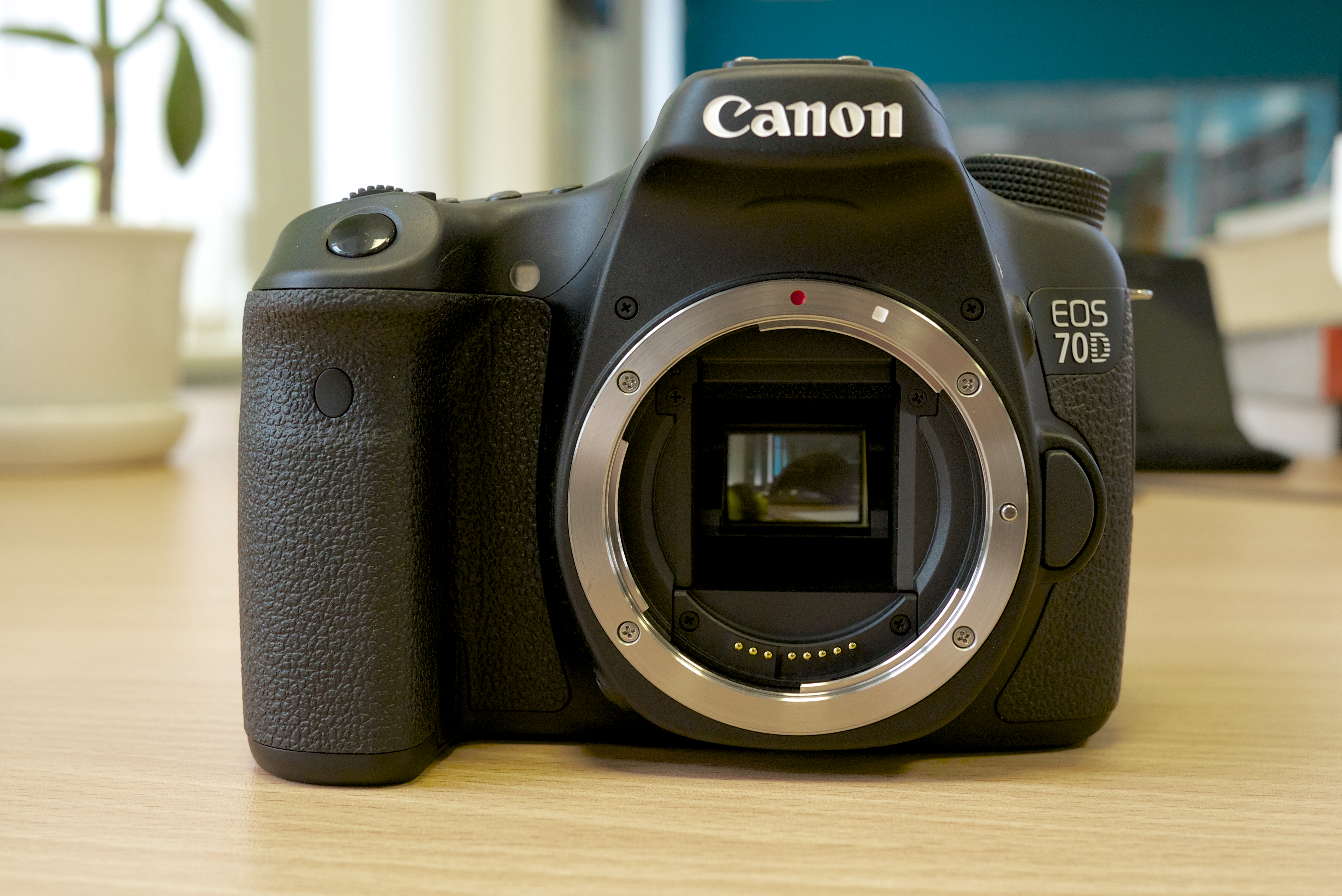 File:Canon EOS 70D (camera body front view).jpg - Wikipedia