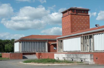 File:Capelles, vue ouest de la bibliothèque en 2010.jpg