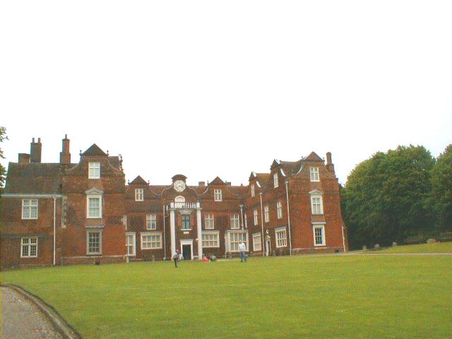 File:Christchurch Mansion1.jpg