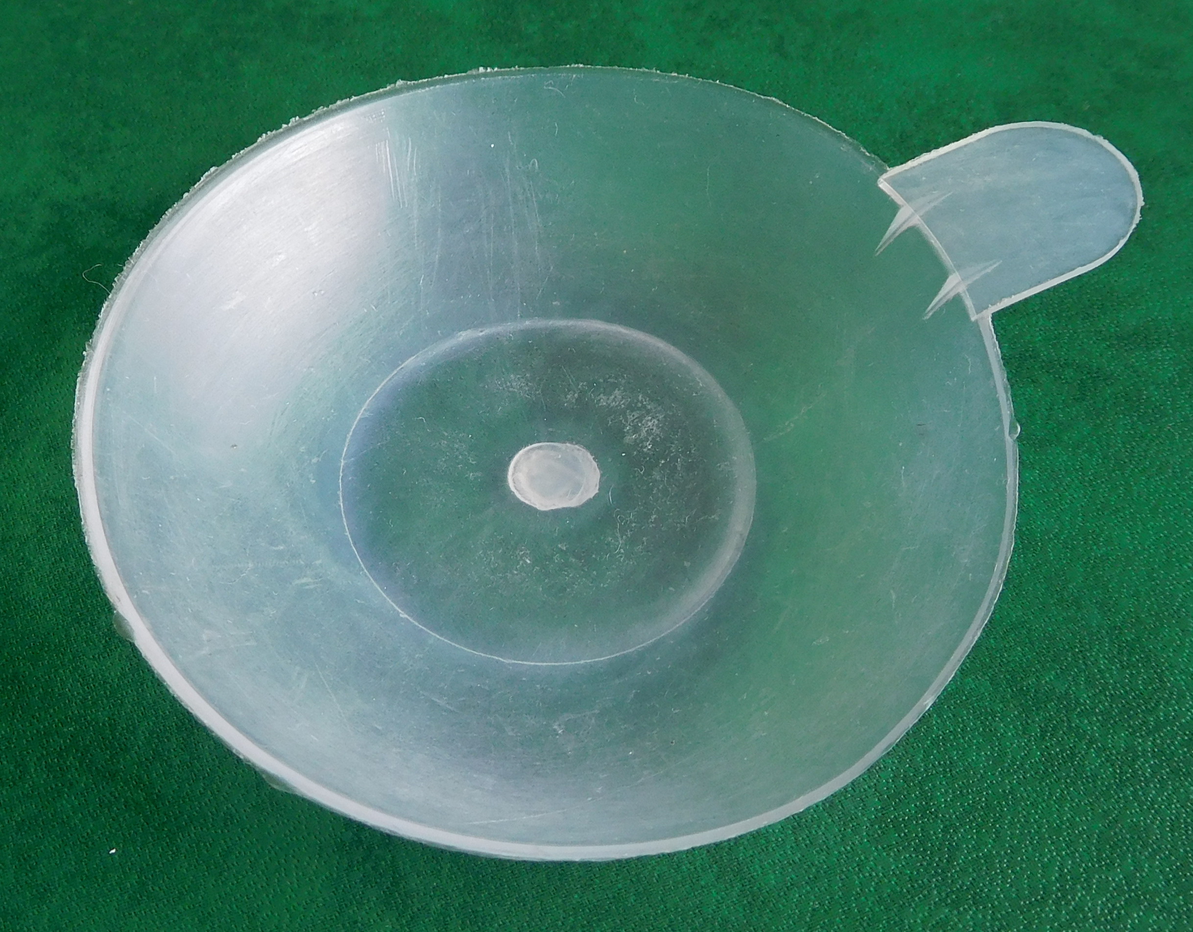 File:Coupelle en plastique.jpg - Wikimedia Commons