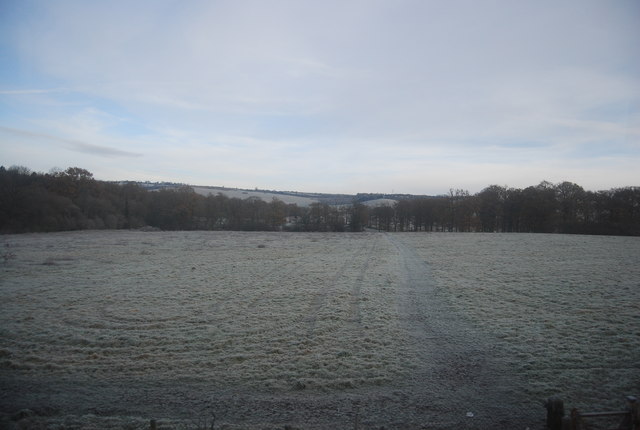 File:Footpath heading north - geograph.org.uk - 2258899.jpg