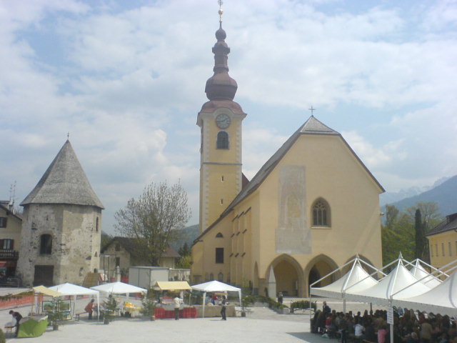 File:Kirche von Tarvis2.jpg