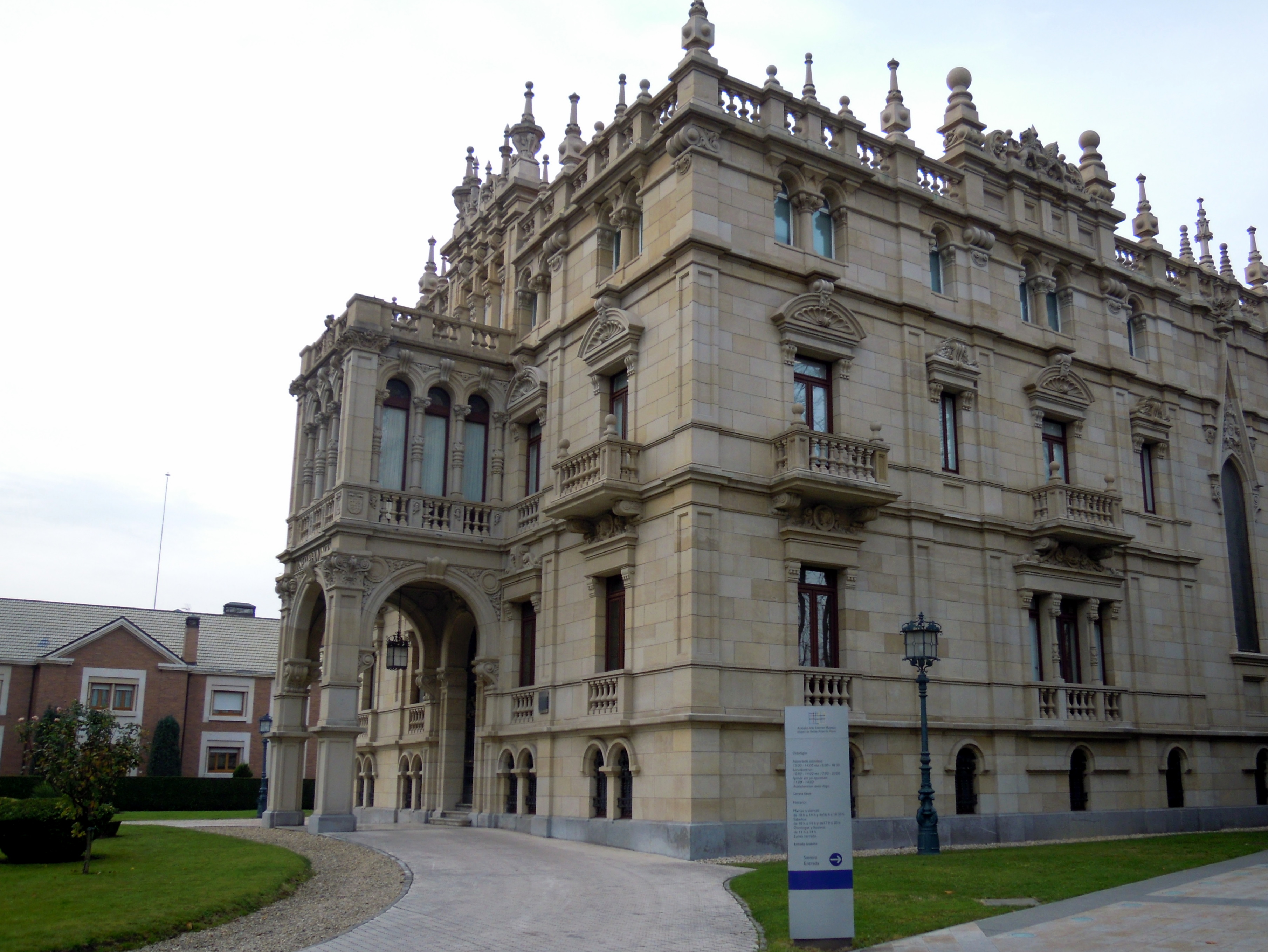 File:Museo de Bellas Artes (Palacio Augustin) . Vitoria Gasteiz.JPG - Wikimedia Commons