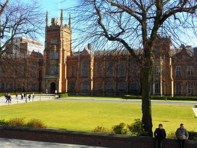 File:Queens University, Belfast - geograph.org.uk - 1747375.jpg