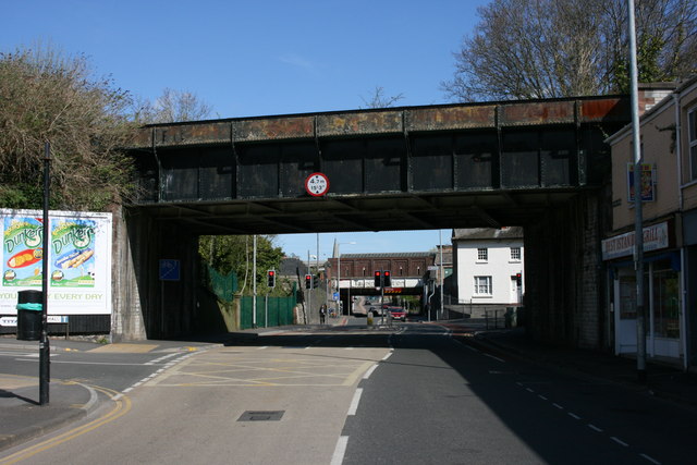 File:Railway bridges - Station Road - geograph.org.uk - 1249374.jpg