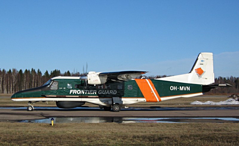 File:Rajavartiolaitoksen Dornier Malmilla.jpg