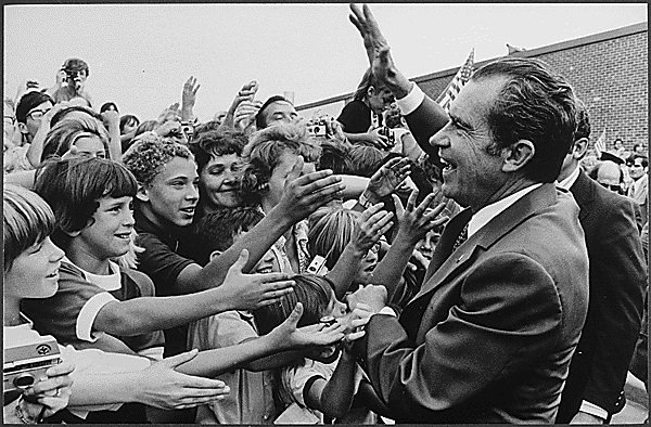 File:Richard Nixon greeted by children during campaign 1972.png