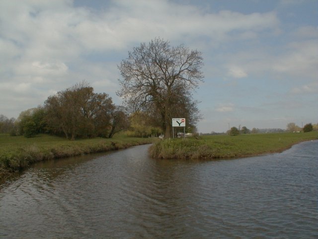 Ripon Canal - geograph.org.uk - 5191