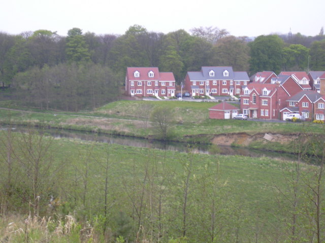 File:River Roche - geograph.org.uk - 1276155.jpg