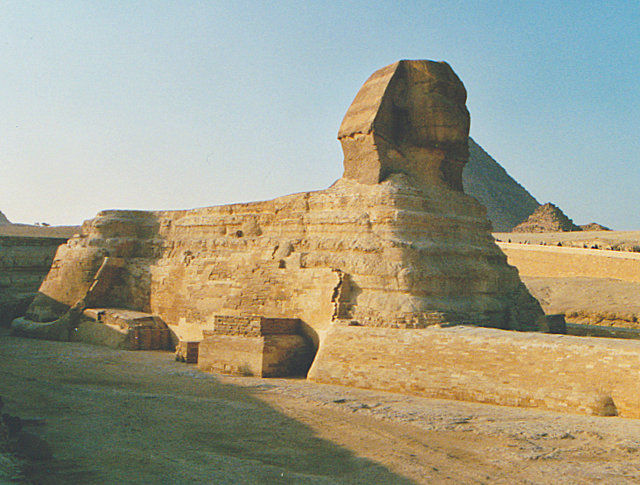 File:Sphinx of Giza is very big.jpg