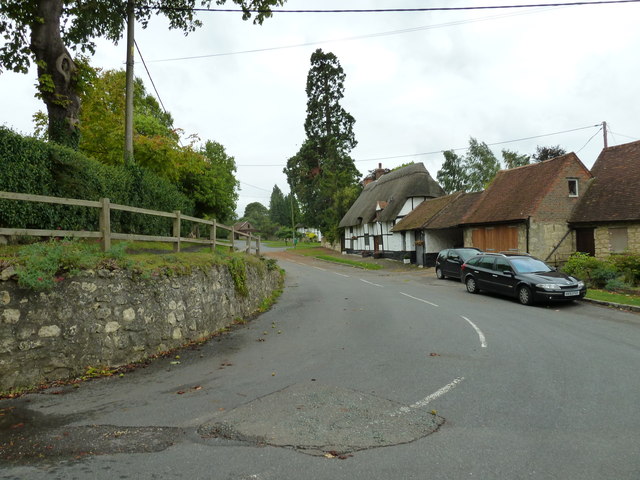 File:Thatched cottage, Oving - geograph.org.uk - 2594394.jpg