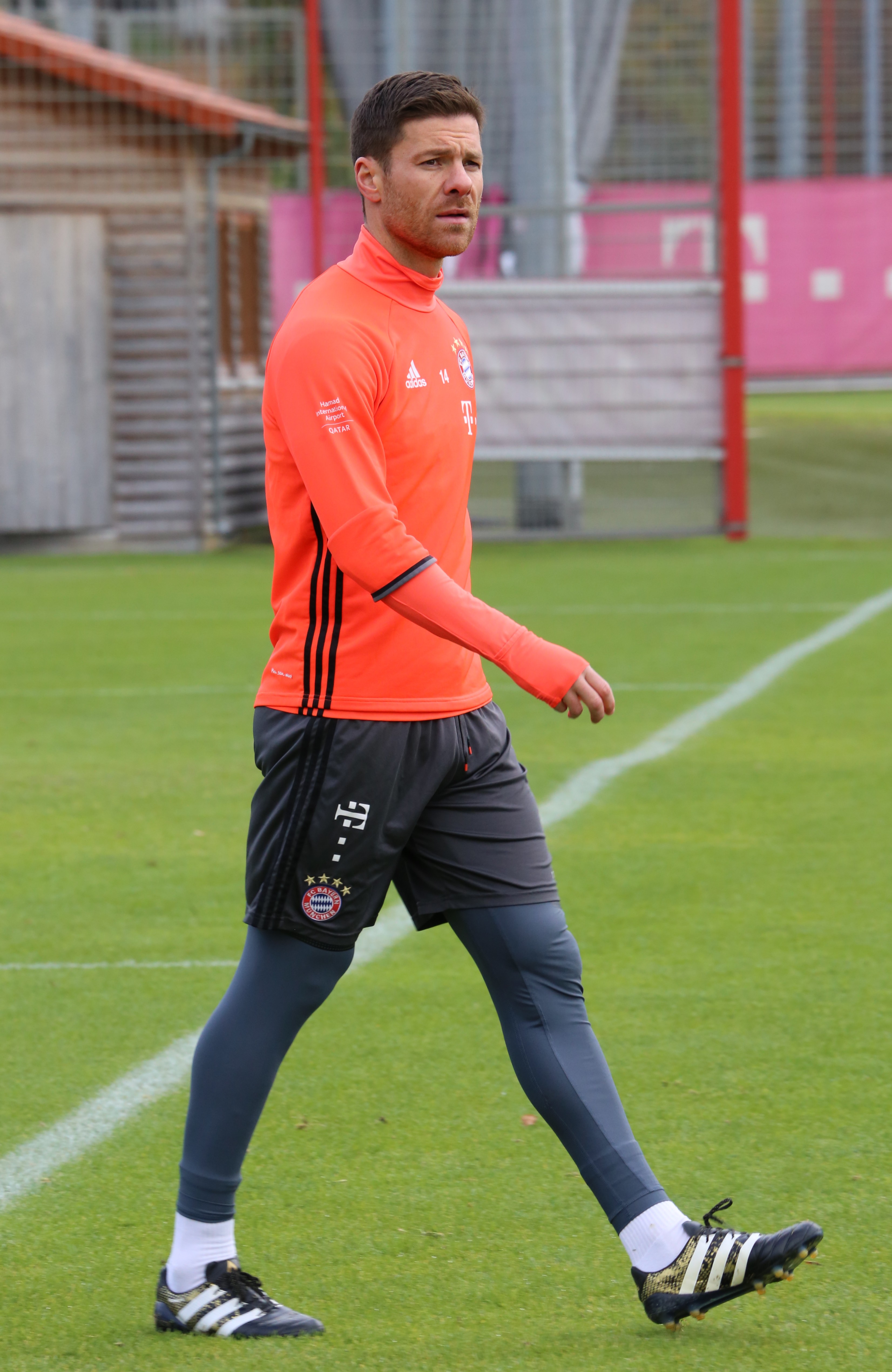 Alonso 2016-11 FC Bayern Muenchen-3.jpg - Wikimedia