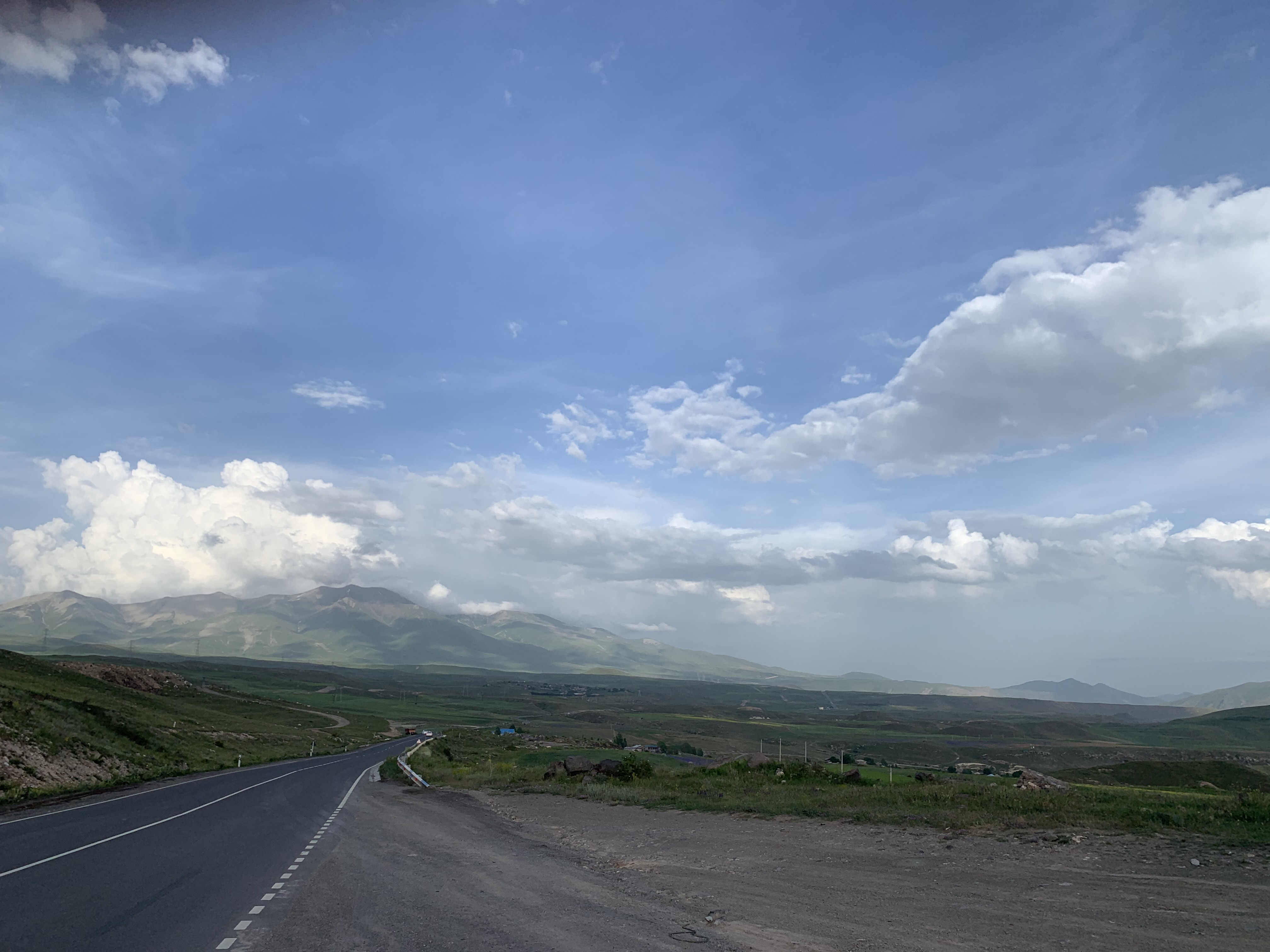Участки в армении. Трасса в Армении.