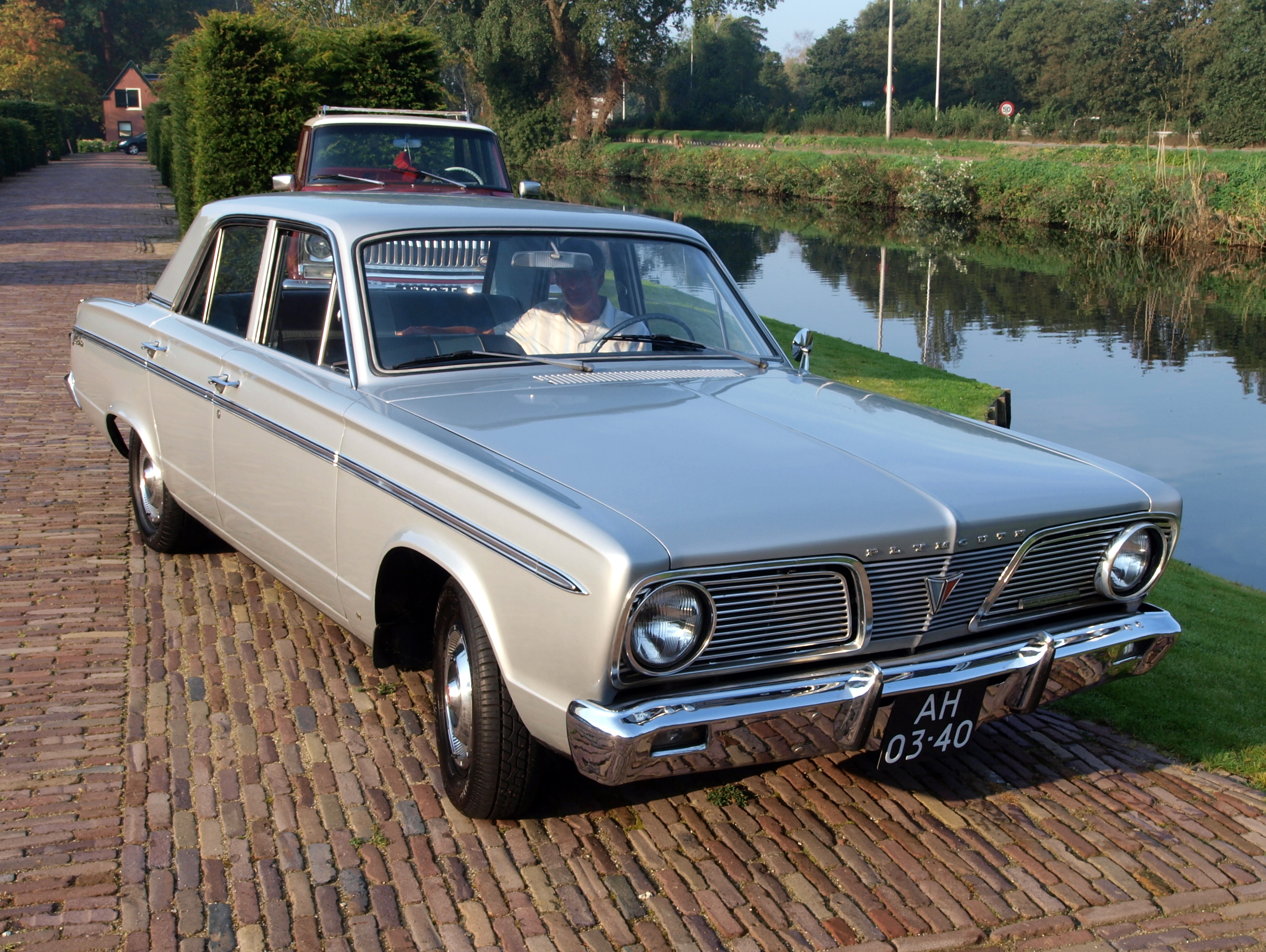 1967_Chrysler_Valiant_200_photo-4.JPG