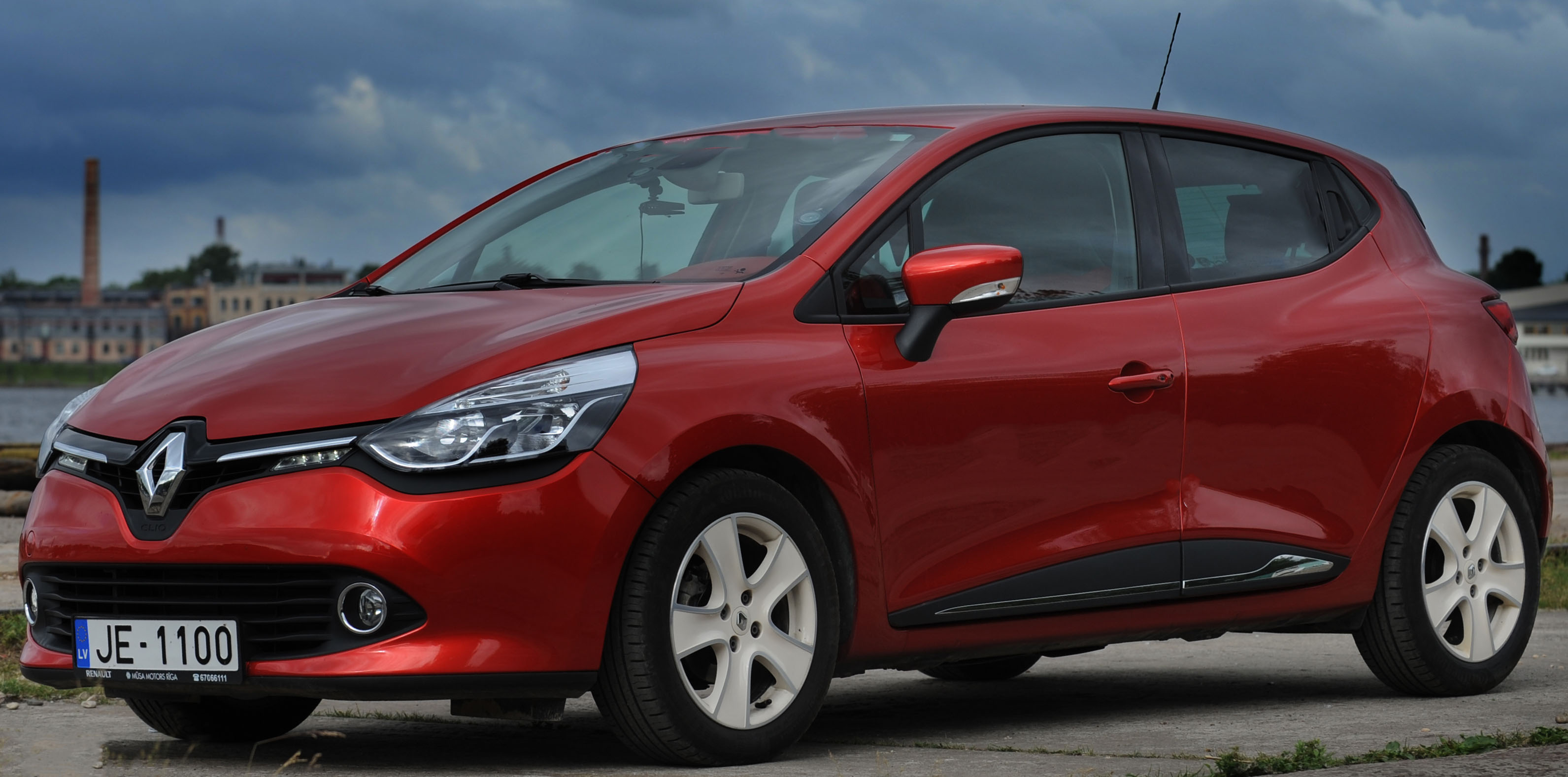 Fourth generation Renault Clio.