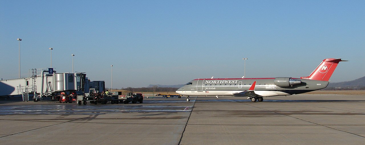 CRJ on the ramp (345687757).jpg