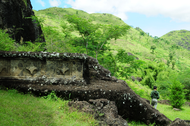 File:Candi Meja 3550015.jpg