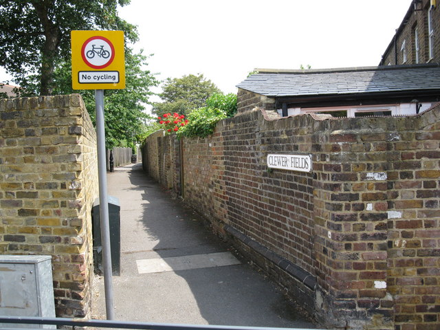 File:Clewer Fields - geograph.org.uk - 1348447.jpg